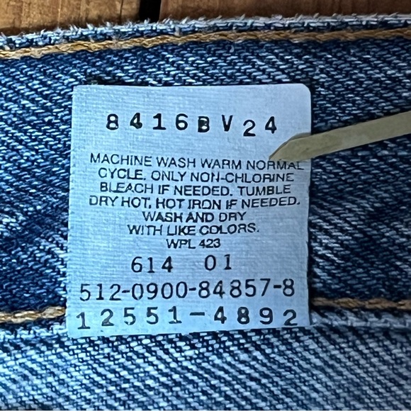 Vtg Levi’s 505 Classic Jeans Sz 8P Light Wash Everyday Essential Y2K Streetwear - Picture 11 of 11